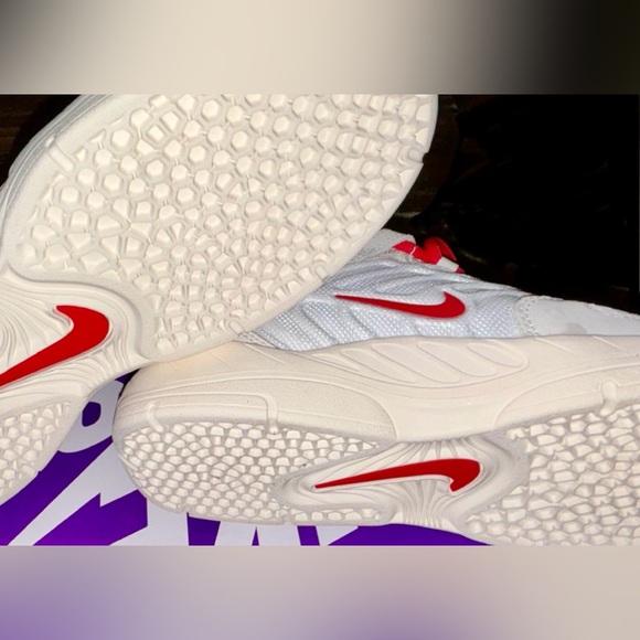 Unisex size 8 1/2 Nike vertebrae trending style NIB red on white - Picture 2 of 15